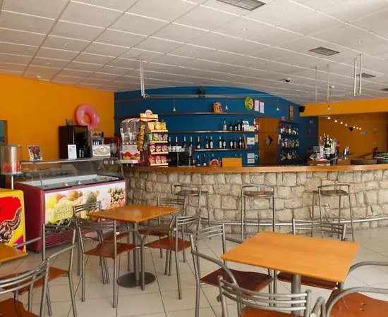 Da Rocha Rosa アパート